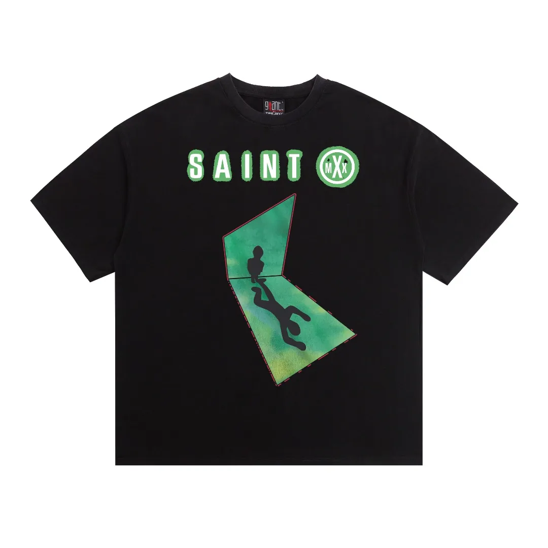 SAINT Michael American shadow letter print old washed loose vintage short-sleeved T-shirt with digital white ink direct printing. The fabric is breathable and the pattern is three-dimensional and clear. Fabric: Double yarn 240g Style number: S999 Size: S-M-L-XL Color: Washed black Price: P118
